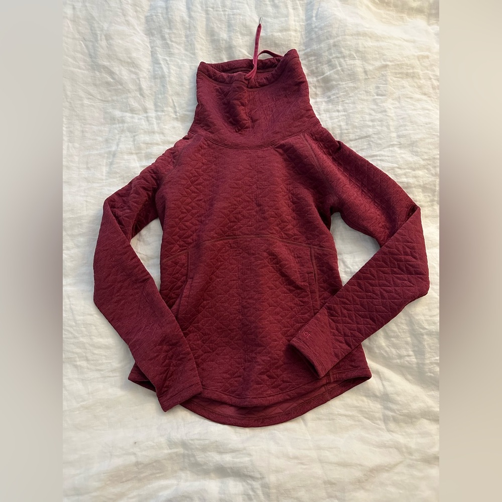Marmot Women’s Quilted Pullover in Maroon - Small